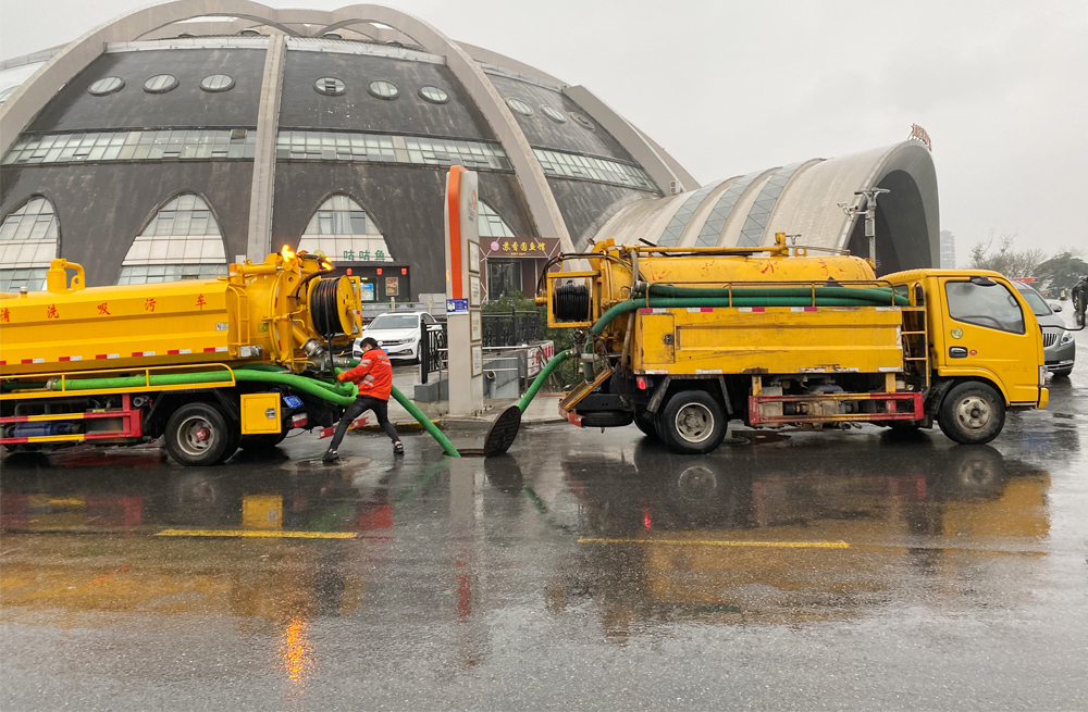 271樱铁村商场管道清淤